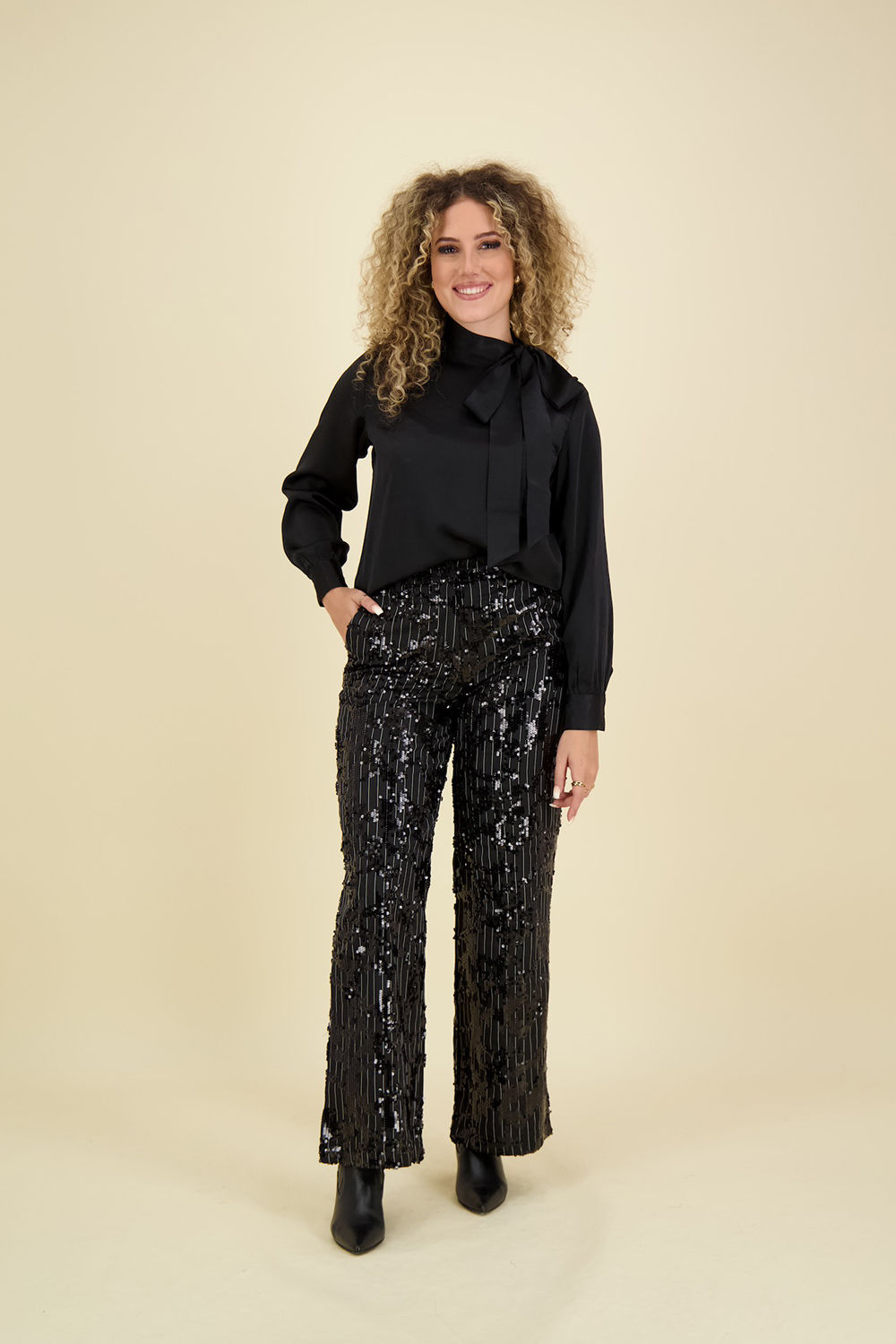 Scotch & Soda Top Bown Neck Zwart Scotch & Soda Top Bown Neck Zwart