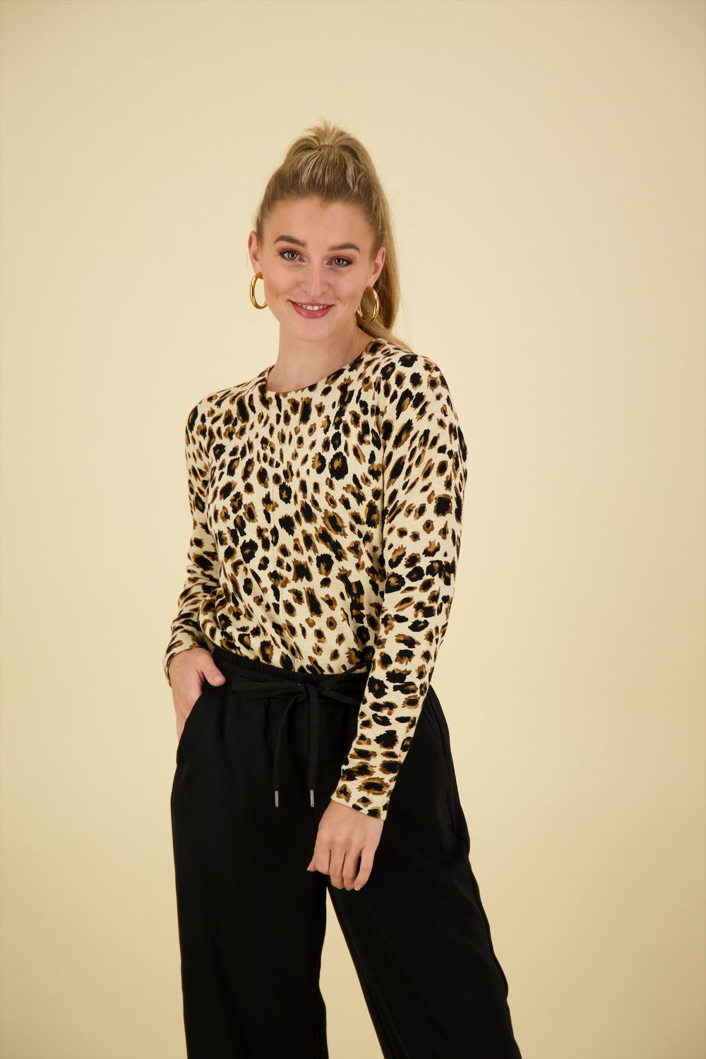 Bloomings Trui Bruin  Bloomings Trui Bruin