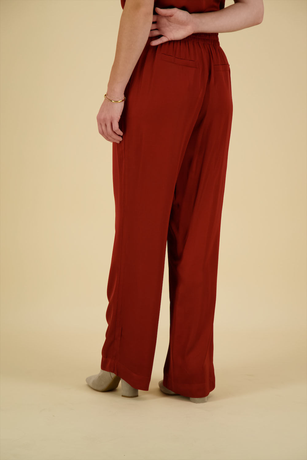 Studio Anneloes Broek Daphine Geel  Studio Anneloes Broek Daphine Geel