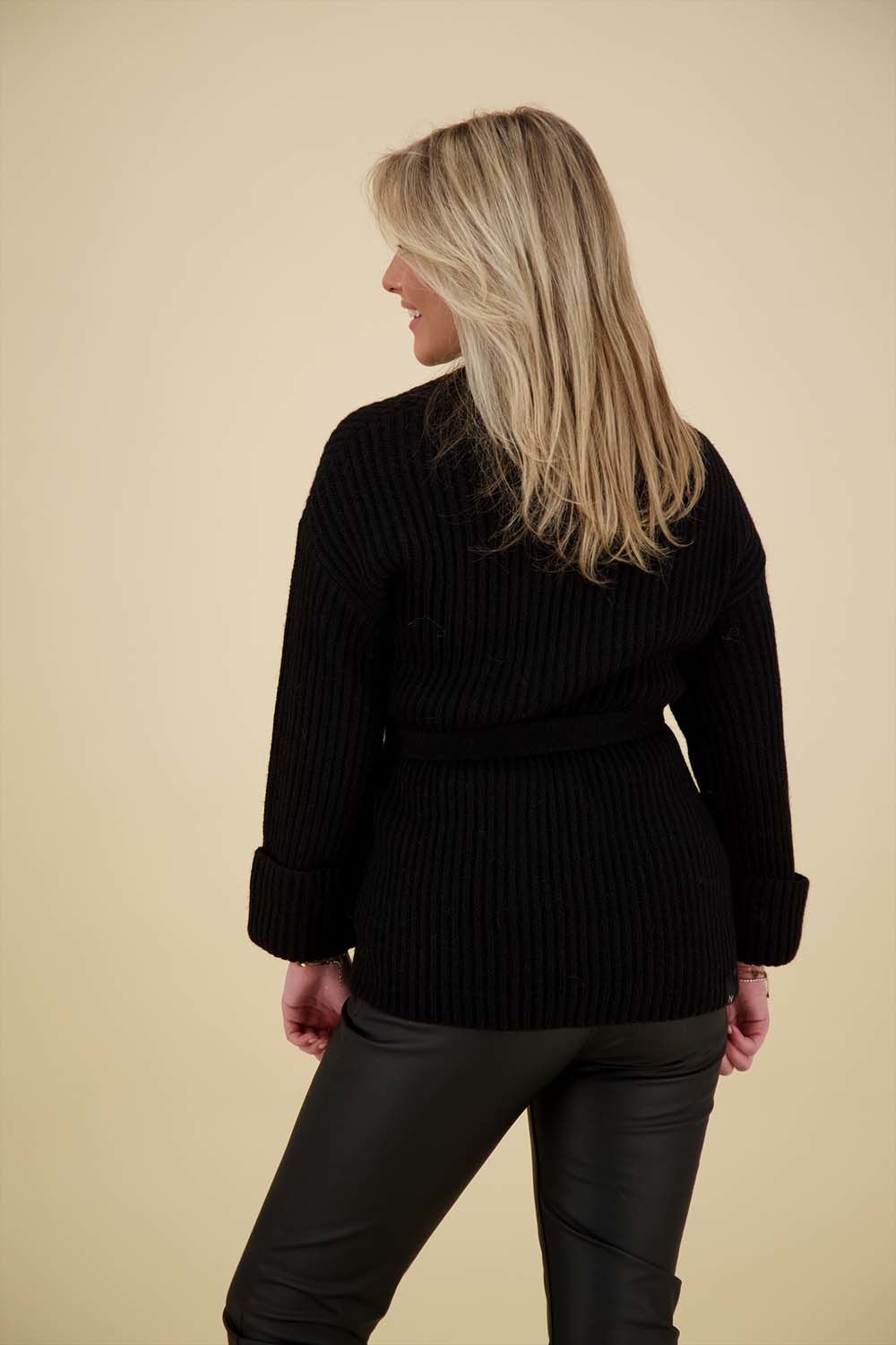 Nukus Vest Ditta Zwart  Nukus Vest Ditta Zwart