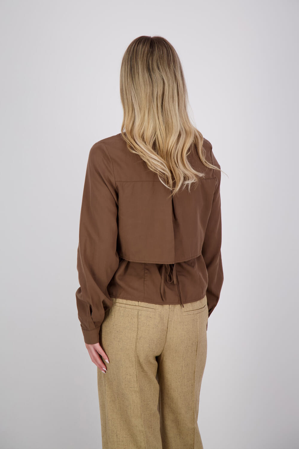 Aimée The Label Blouse Lea Bruin  Aimée The Label Blouse Lea Bruin