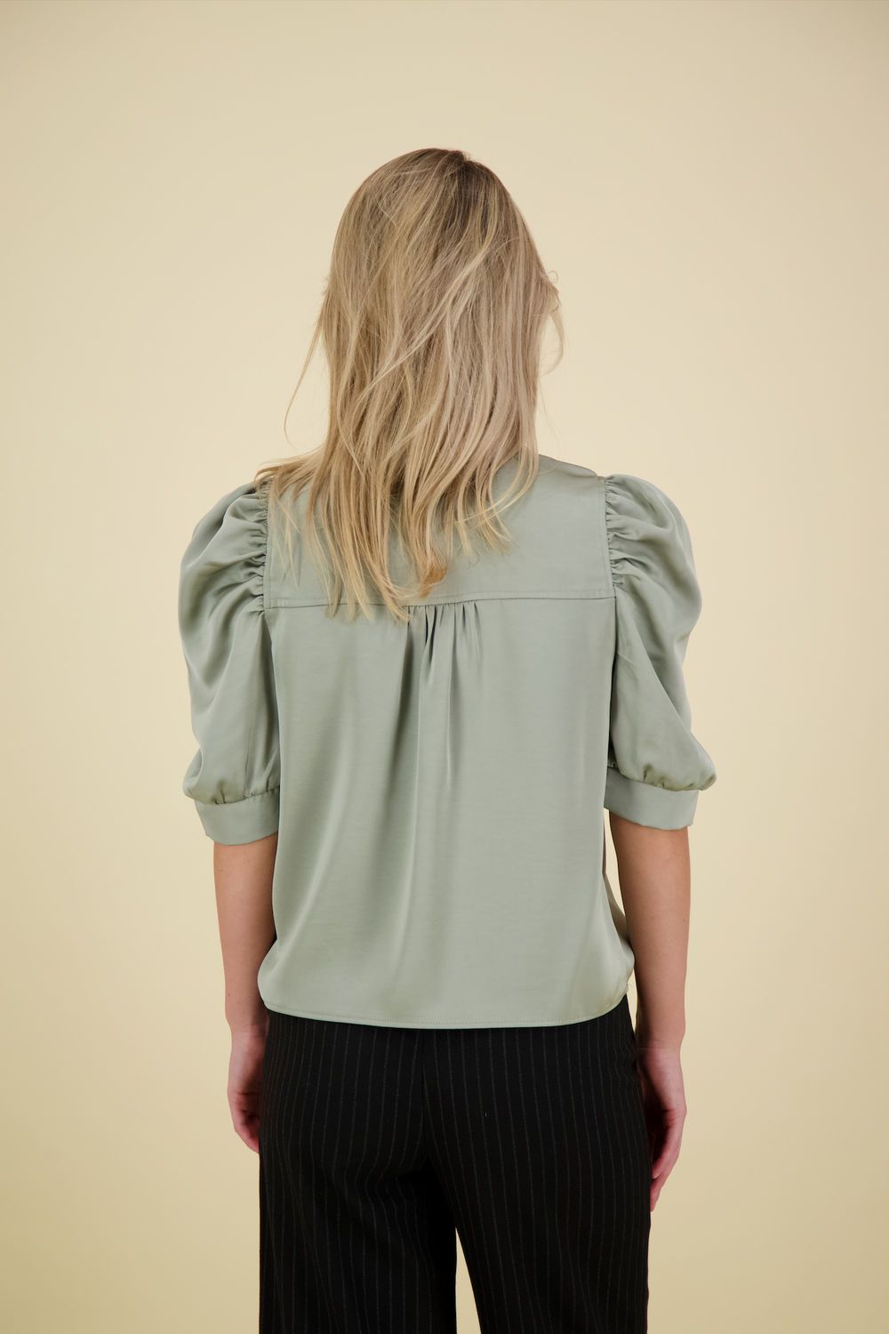 Neo Noir Blouse Roella Groen