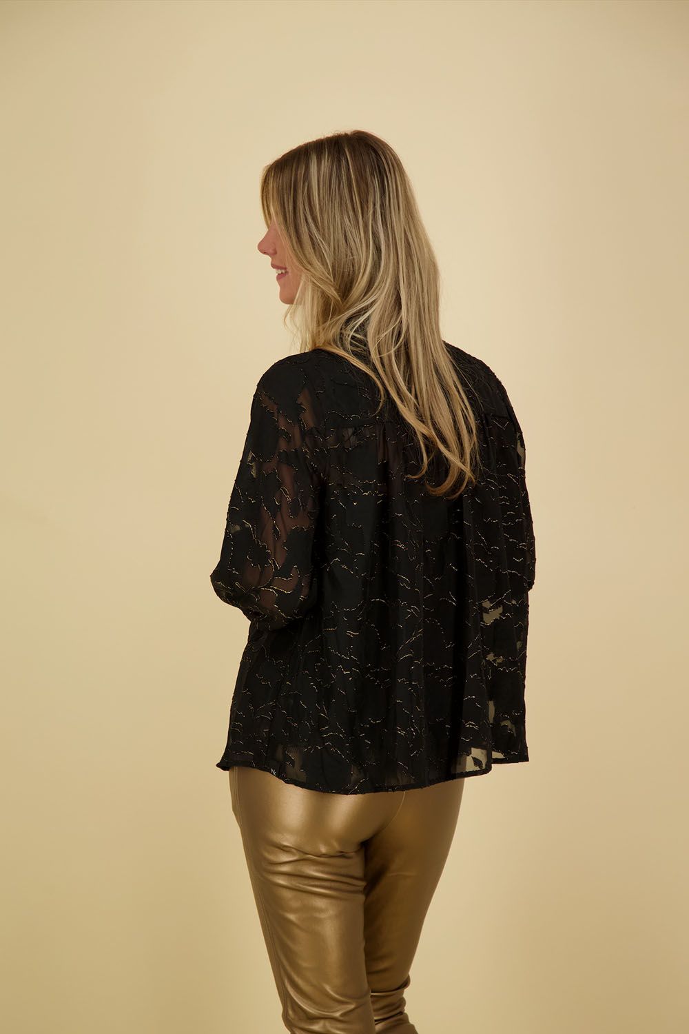 Nukus Blouse Emberlynn Zwart