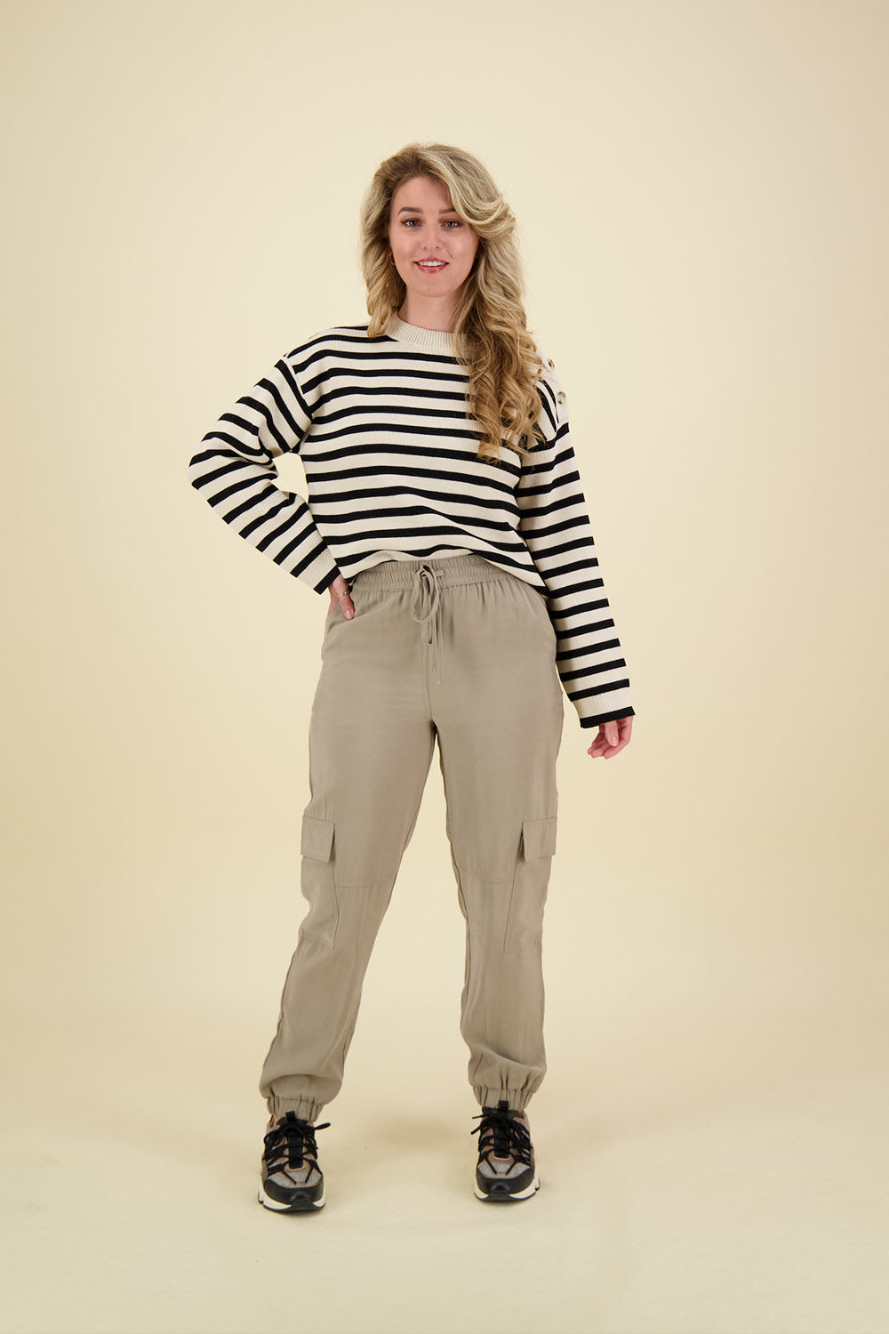 MSCH Copenhagen Pantalon Kinna Selia Taupe MSCH Copenhagen Pantalon Kinna Selia Taupe