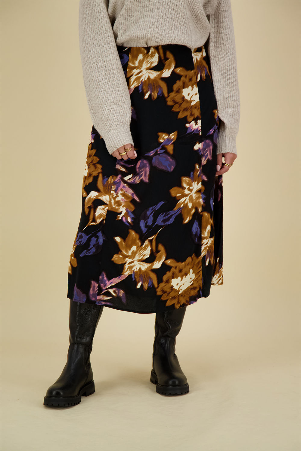 Vila Rok Jennie Lia Zwart Vila Rok Jennie Lia Zwart