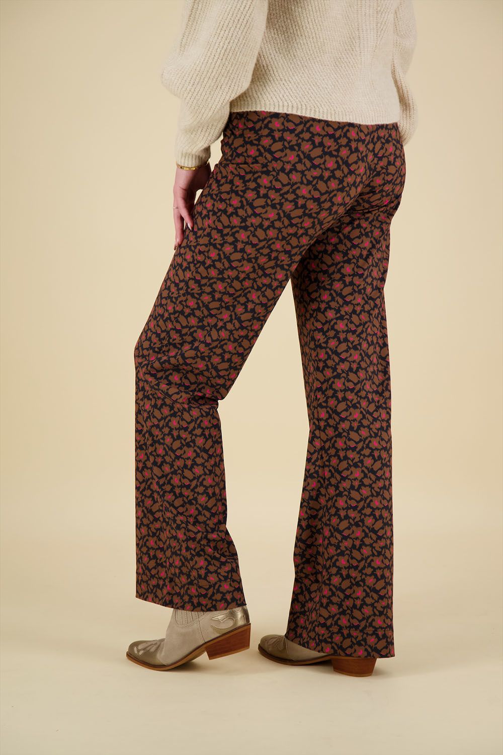 Studio Anneloes Broek Marilon Bruin