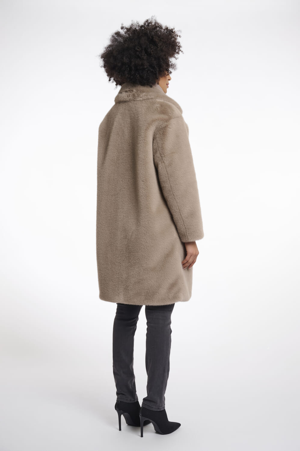 Rino & Pelle Jas Geesje Bruin  Rino & Pelle Jas Geesje Bruin