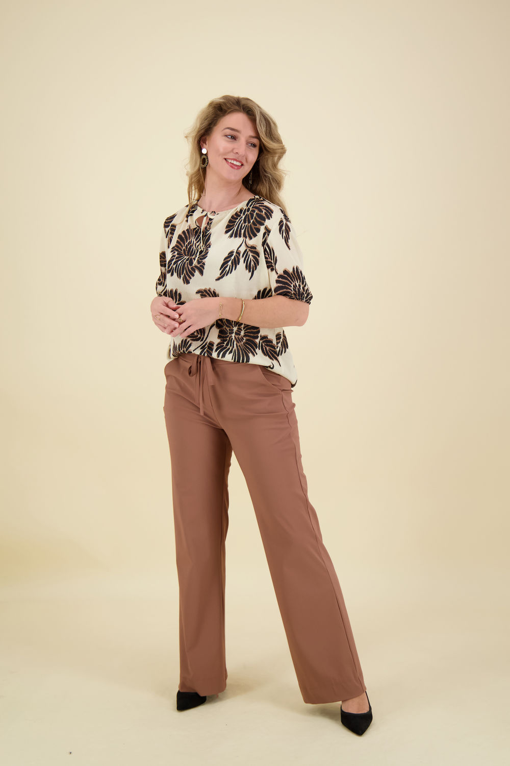 Studio Anneloes Top Maite Flower Crepe Bruin Studio Anneloes Top Maite Flower Crepe Bruin