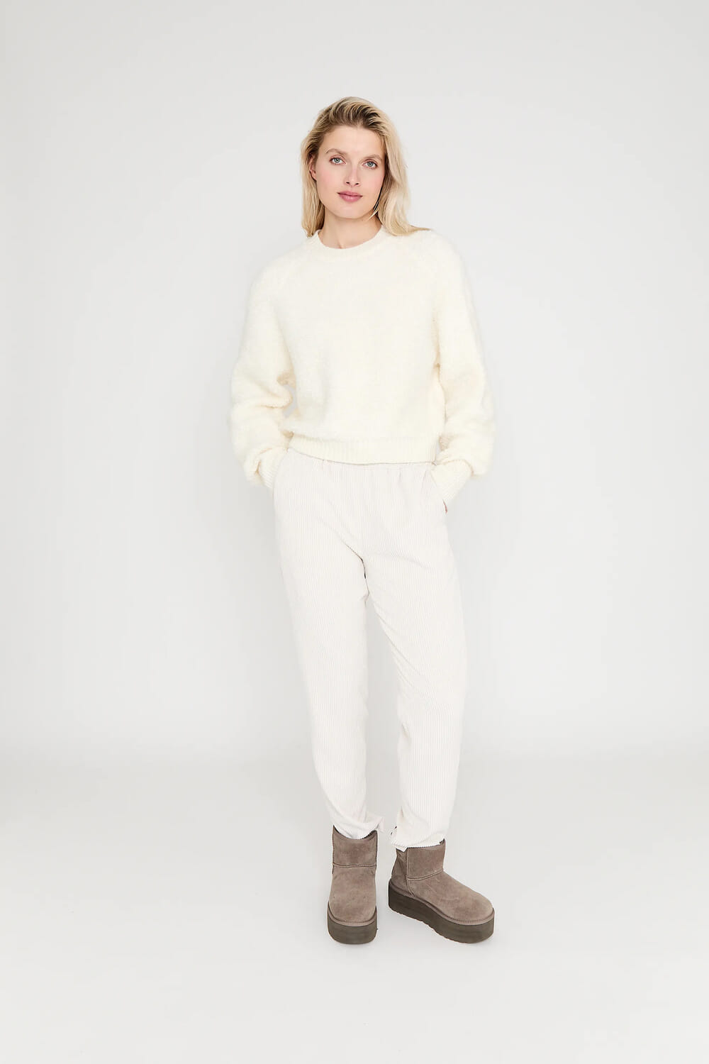 Moscow Trui Nero Wit  Moscow Trui Nero Wit