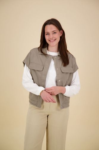Yaya Sleeveless blouse jacket Groen